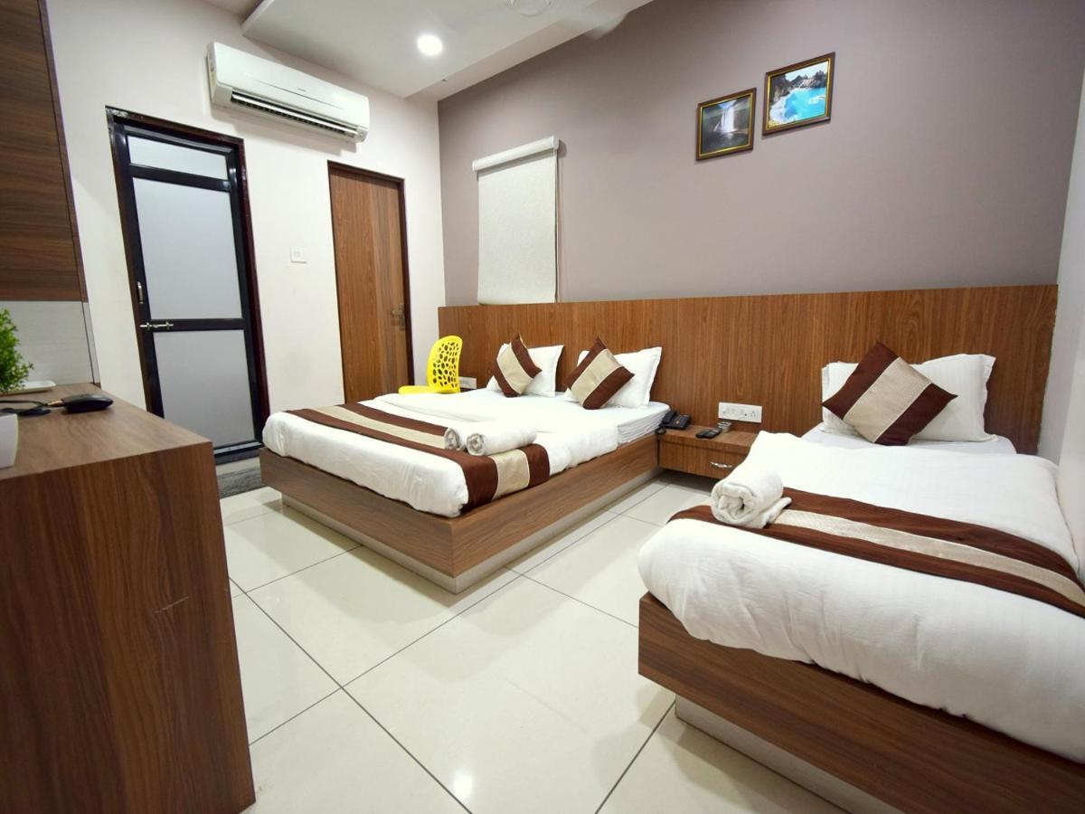 Hotel Embassy Kalol Dış mekan fotoğraf