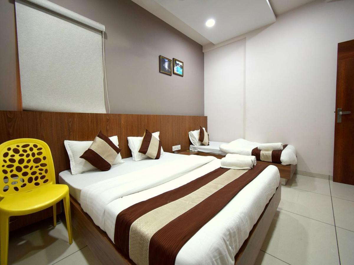 Hotel Embassy Kalol Dış mekan fotoğraf