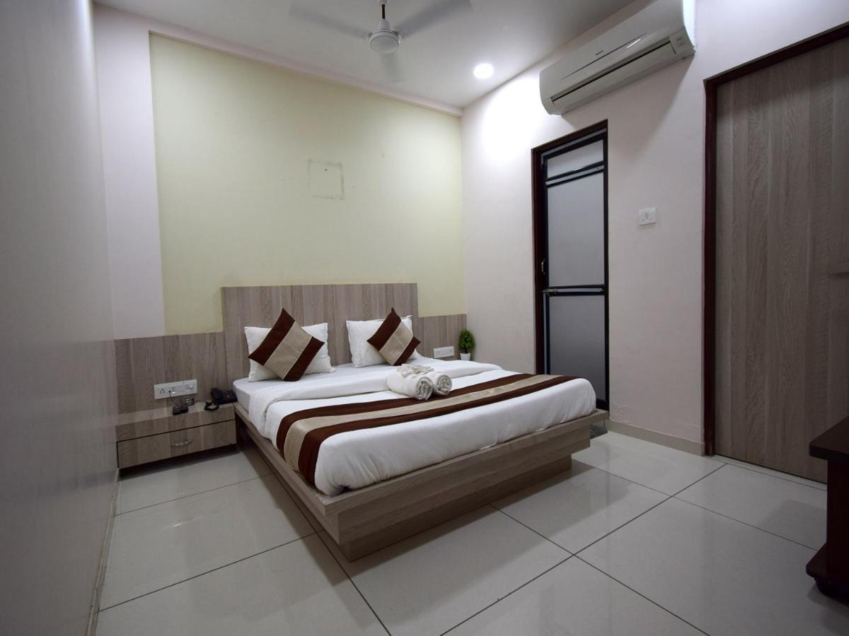 Hotel Embassy Kalol Dış mekan fotoğraf