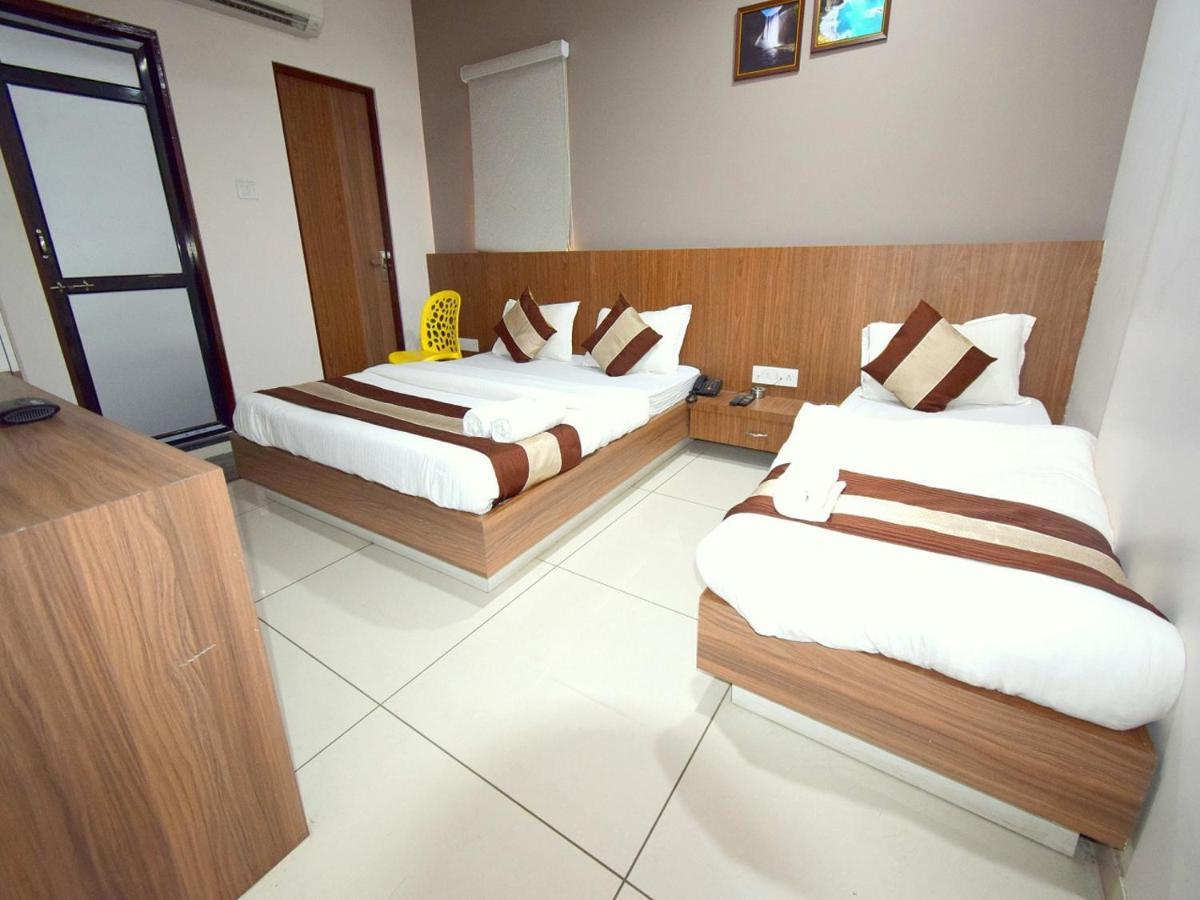 Hotel Embassy Kalol Dış mekan fotoğraf