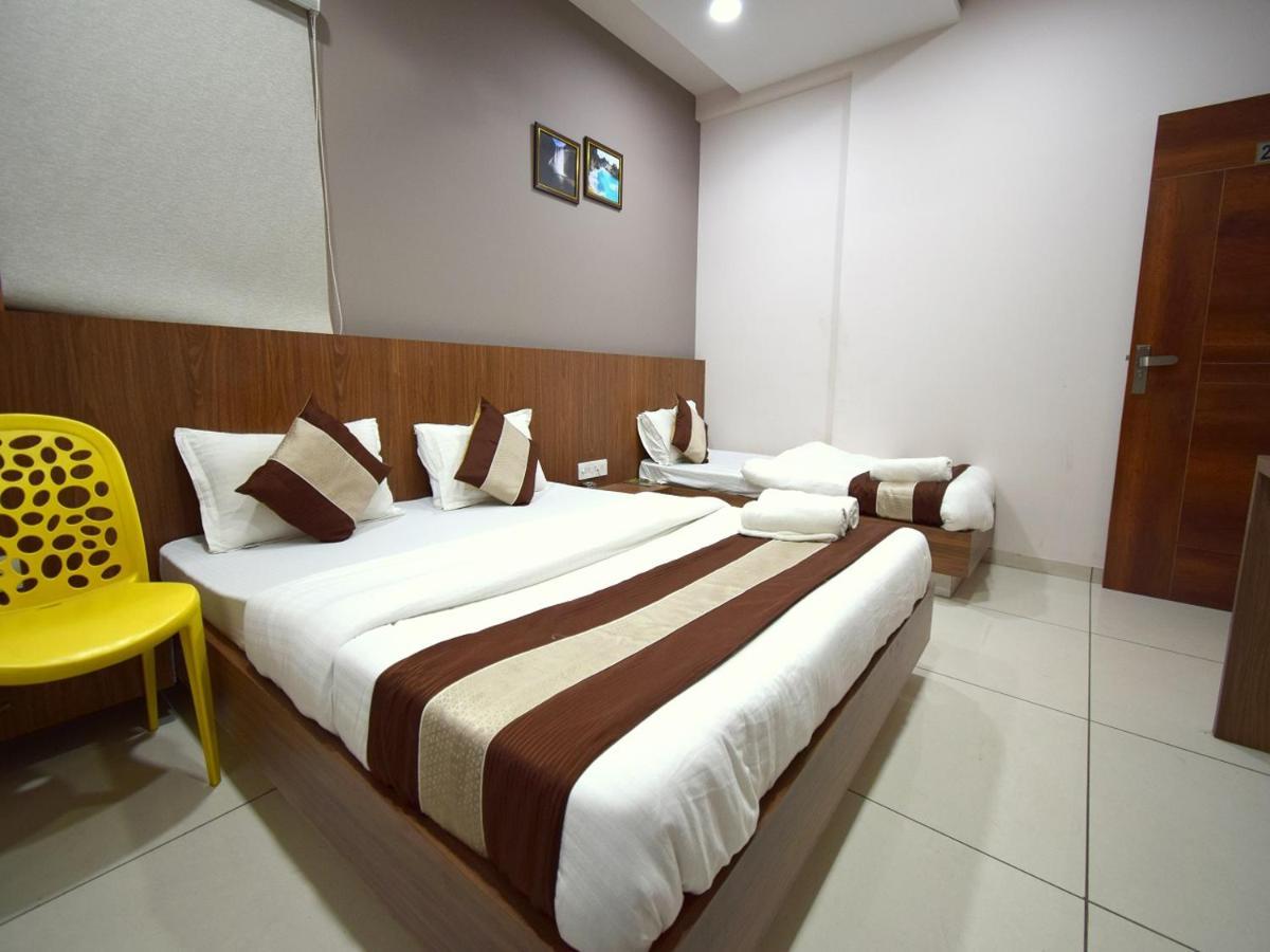 Hotel Embassy Kalol Dış mekan fotoğraf