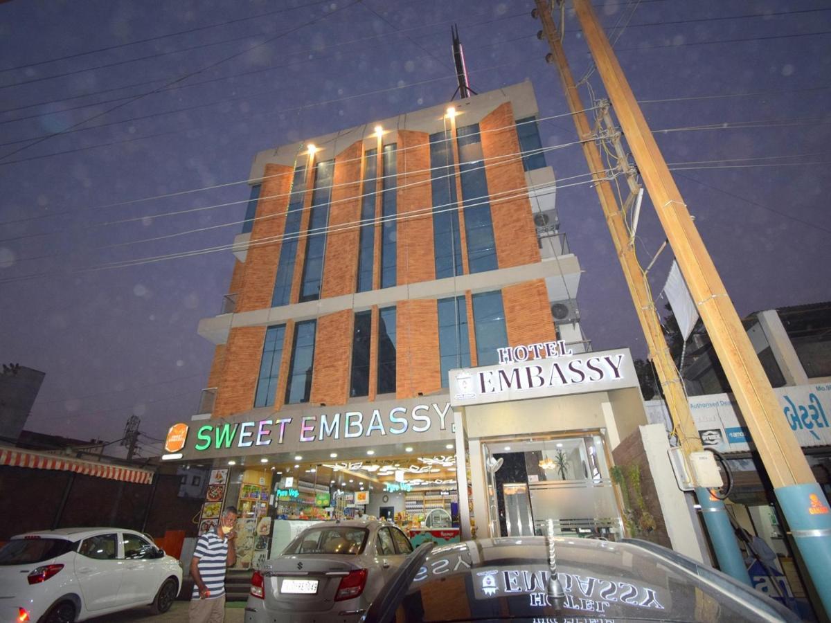 Hotel Embassy Kalol Dış mekan fotoğraf