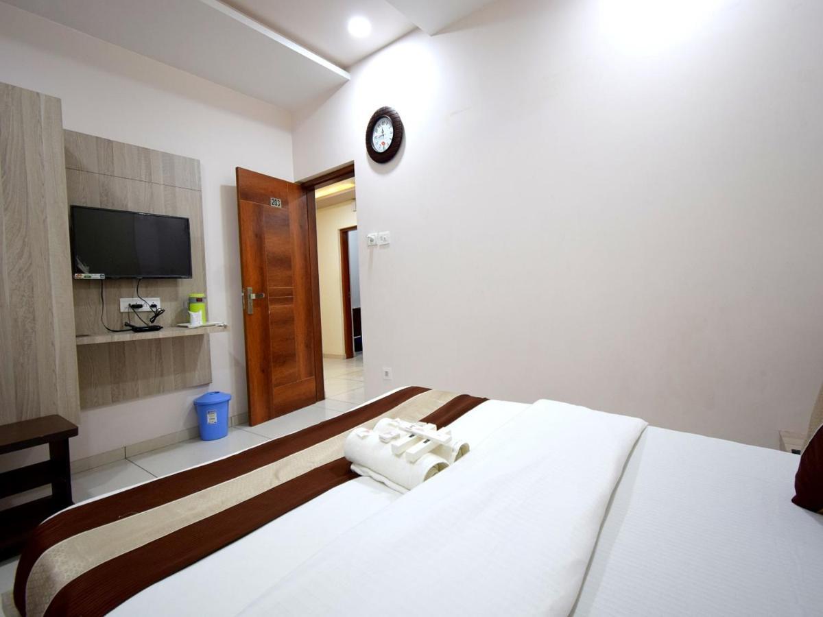 Hotel Embassy Kalol Dış mekan fotoğraf