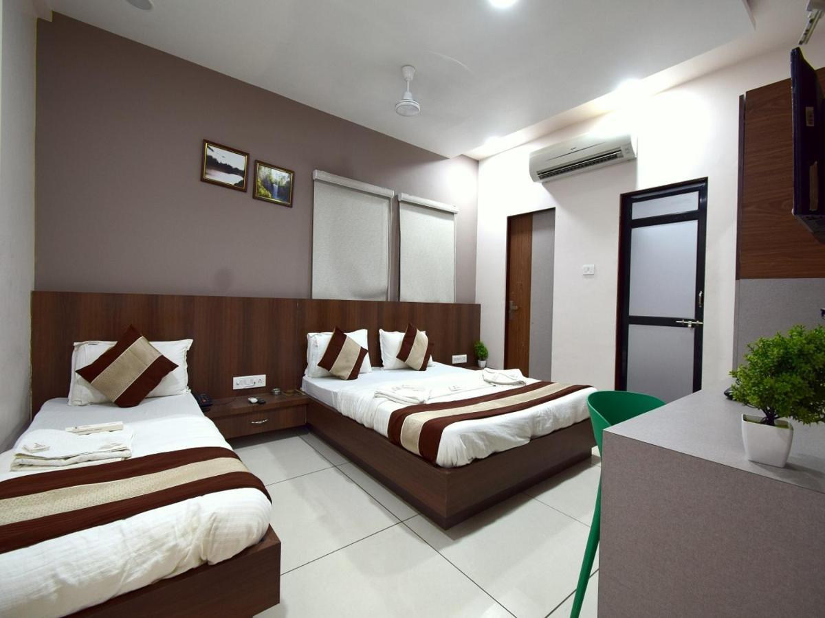 Hotel Embassy Kalol Dış mekan fotoğraf