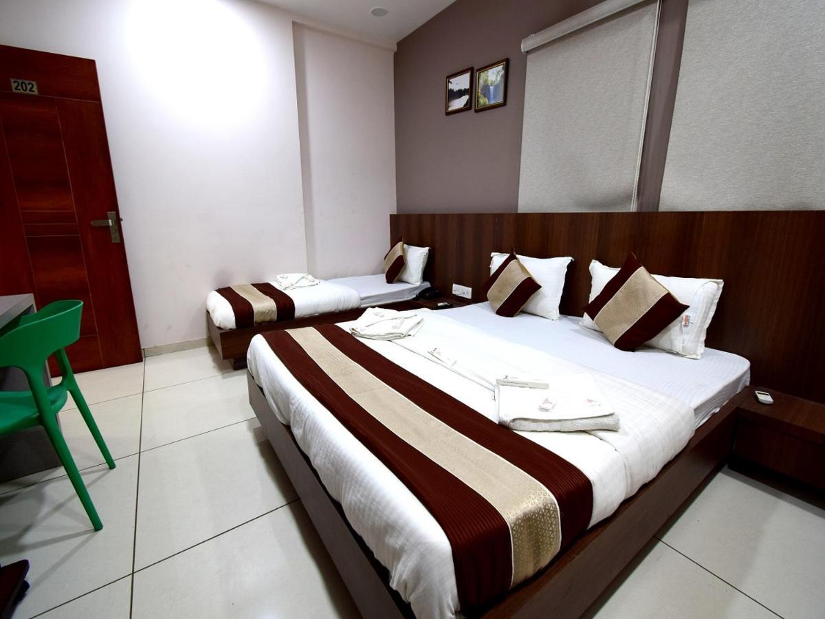 Hotel Embassy Kalol Dış mekan fotoğraf