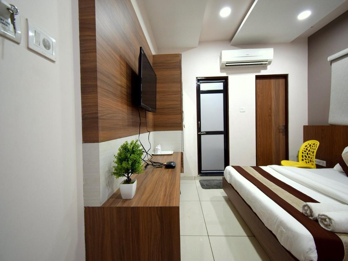Hotel Embassy Kalol Dış mekan fotoğraf