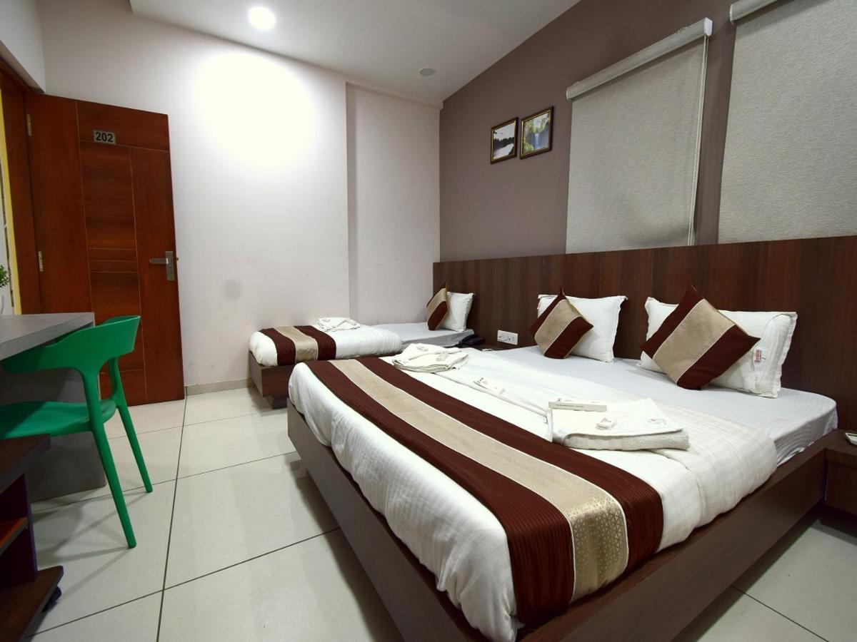 Hotel Embassy Kalol Dış mekan fotoğraf
