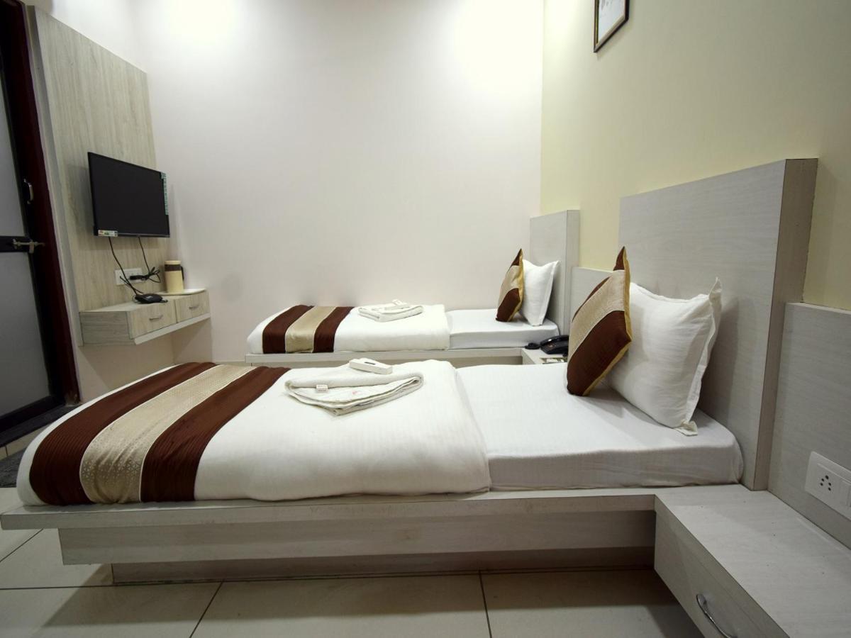 Hotel Embassy Kalol Dış mekan fotoğraf